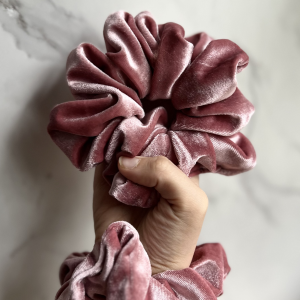 XXL pink velvet scrunchie